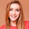 Mujer joven usa Implante dental